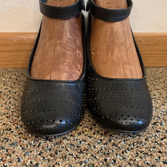 Jeffrey Campbell Black Wedge Cirque Cut-Out Ankle Strap Heels, size 8 - Picture 3 of 11